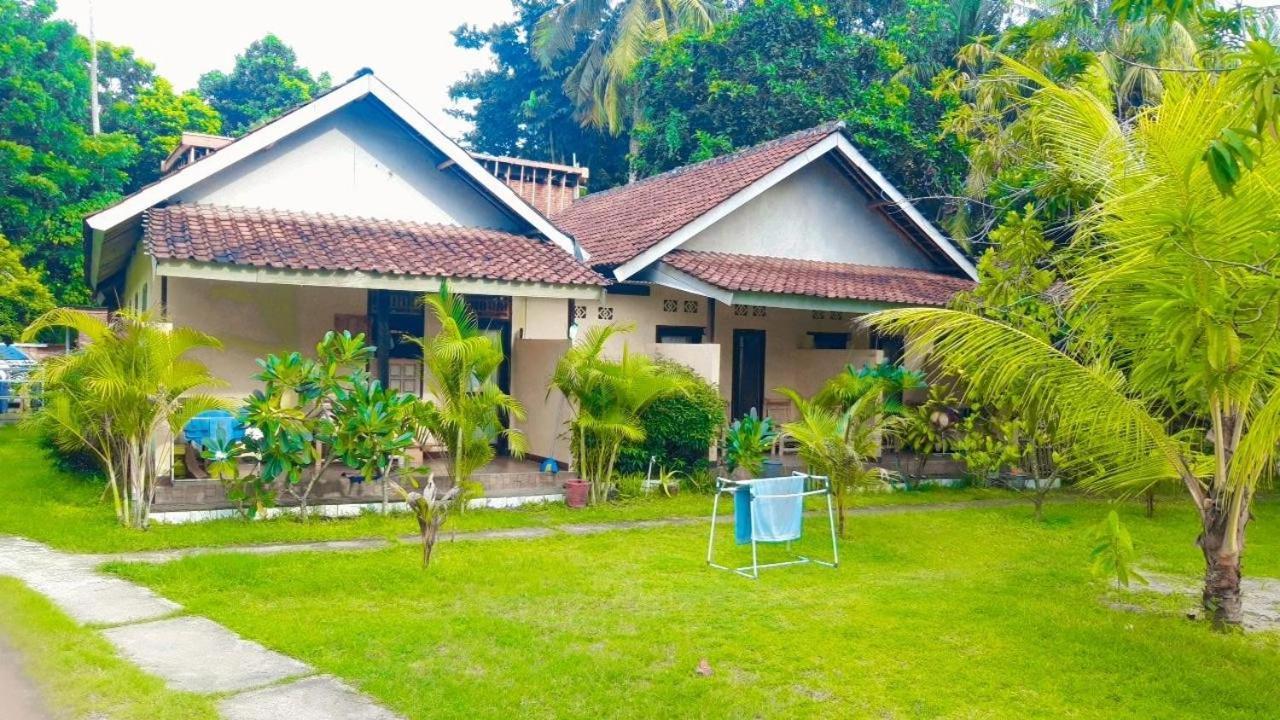 Kuta Lodge Homestay Экстерьер фото