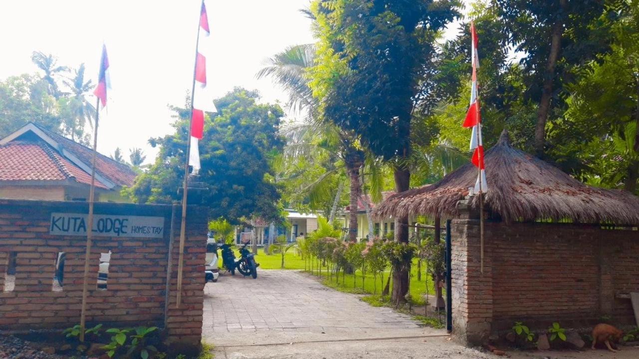 Kuta Lodge Homestay Экстерьер фото